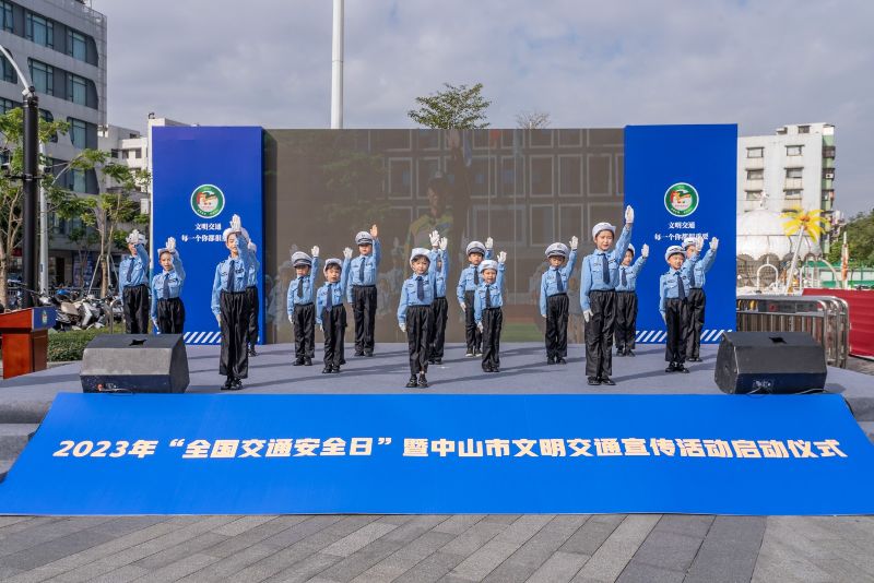 手势操表演《爱的轨?！?3427550)-20231204102113.jpg